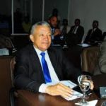 Josué Pinheiro solicita ao prefeito recuperação asfática.