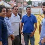 Vereadores e deputado vistoriam obra de construção de Praça no Bequimão
