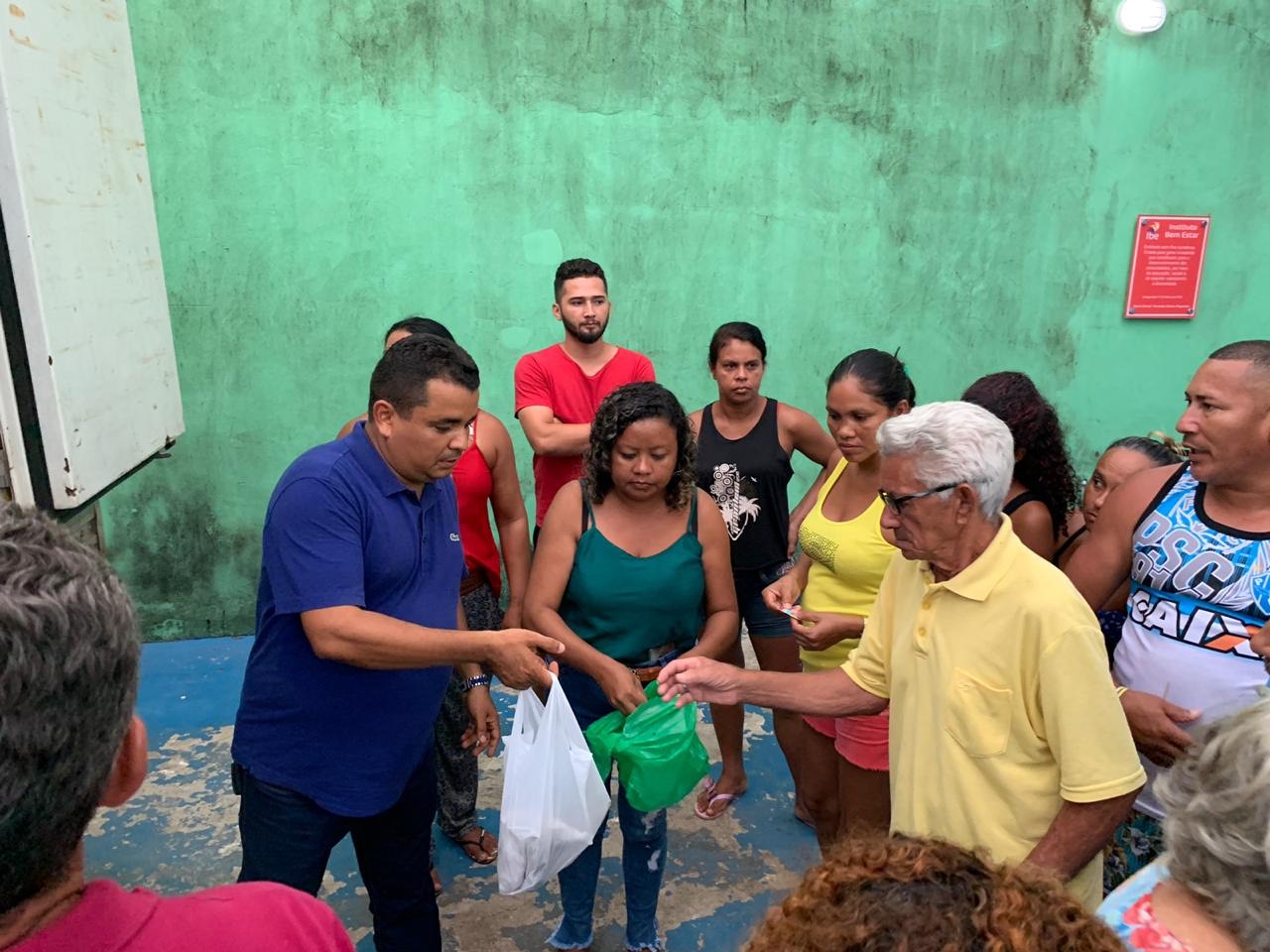 Vereador Edson Gaguinho entrega 4 toneladas de pescado em São Luís