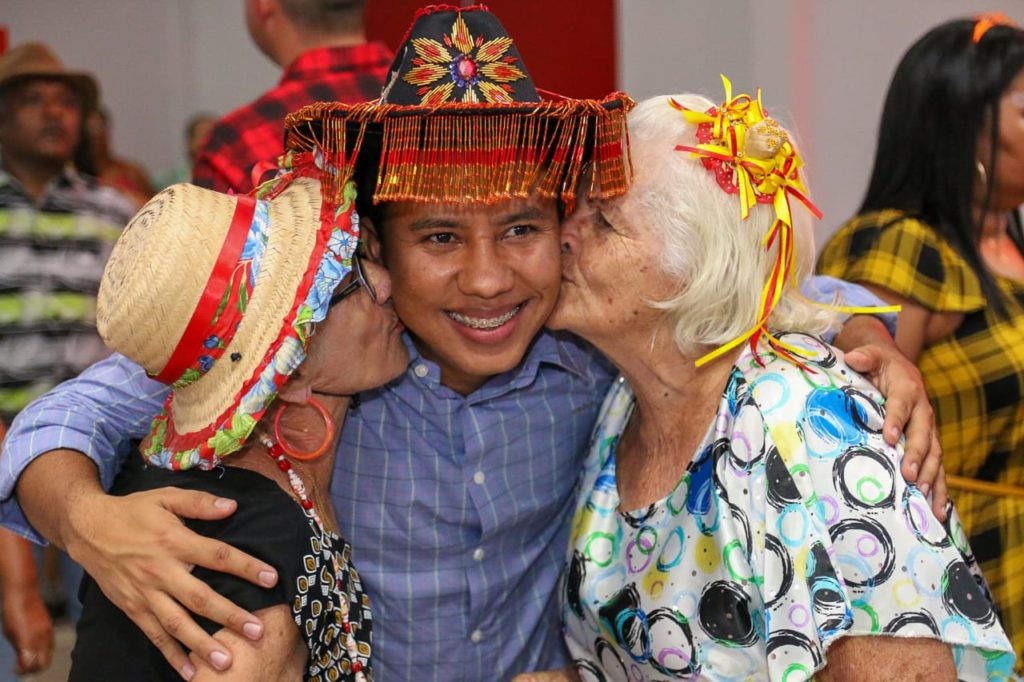 Vereador prestigiou o evento e recebeu o carinho do público presente.