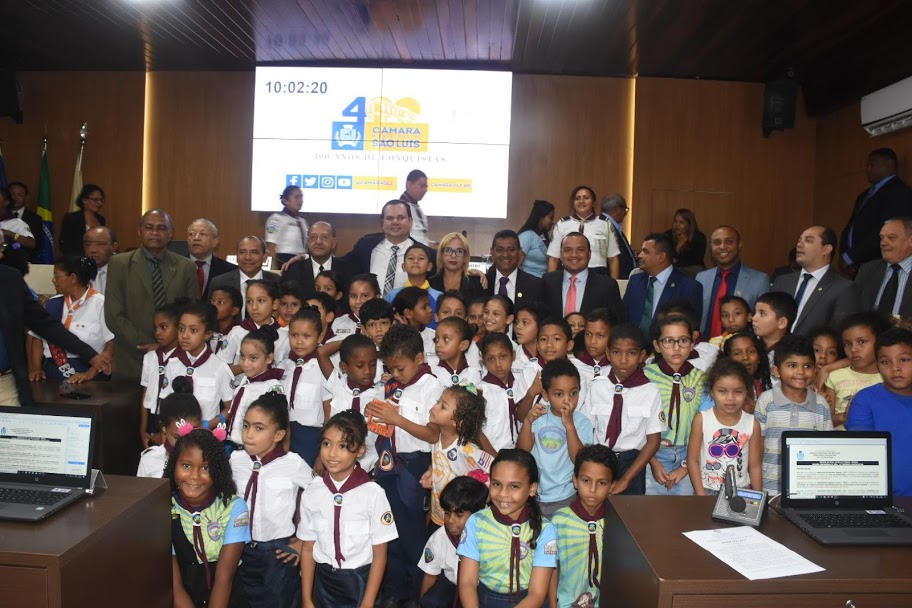 Umbelino Junior recebe crianças de onze comunidades na Câmara de São Luís