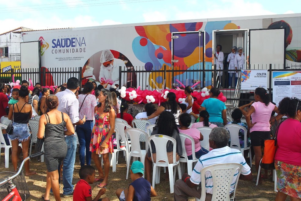 Serviços variados foram oferecidos na Carreta da Saúde, que faz parte do projeto.