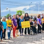 Bárbara Soeiro participa de movimento contra o feminicídio