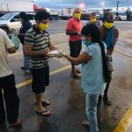 Solidariedade: Vereadora Fátima Araújo doa quentinhas a caminheiros na BR-135