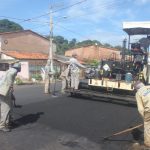 A pedido de Fátima Araújo, Prefeitura pavimenta ruas no Santo Antônio e Pirapora