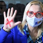 Bárbara Soeiro defende campanha Sinal Vermelho de combate à violência contra a mulher