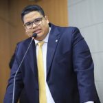 Marlon Botão comemora reforma da Escola Municipal Augusto Mochel